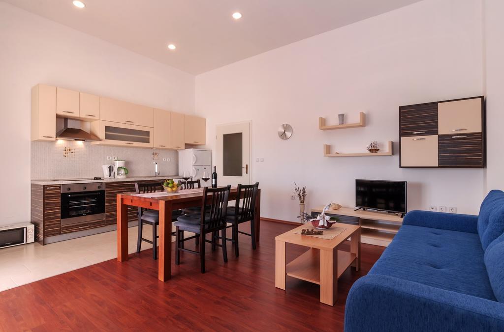 Apartments Jadranka プリヴラカ エクステリア 写真