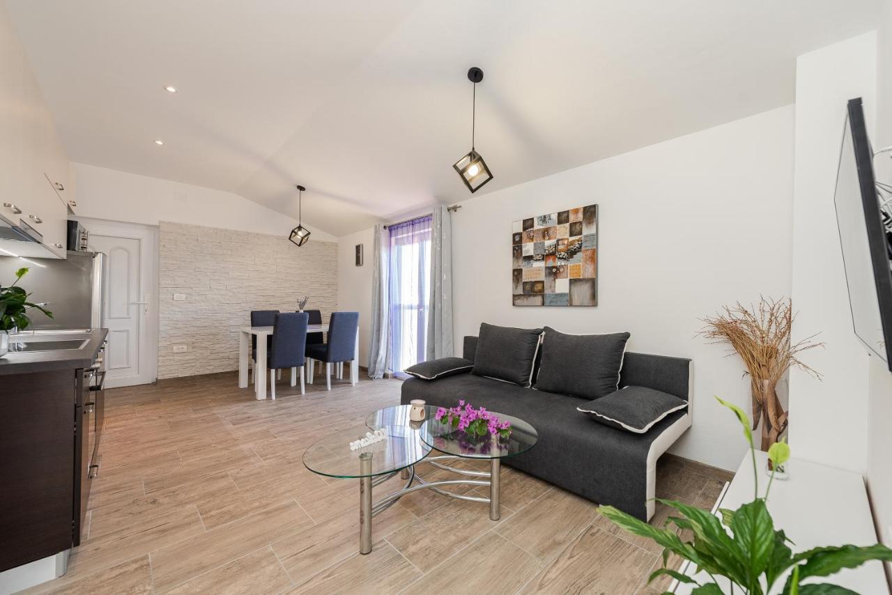 Apartments Jadranka プリヴラカ エクステリア 写真